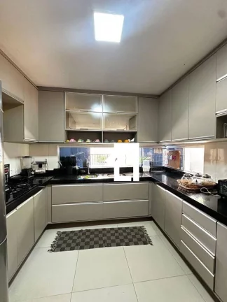 Imagem Casa no Antares – 5 Quartos | 4 Suítes | Piscina Privativa | 317m²