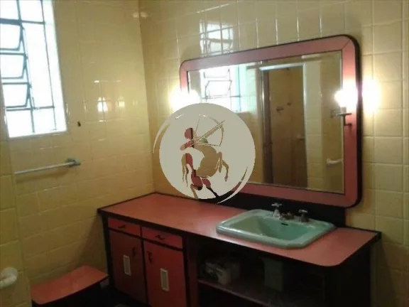 Imagem BEM LOCALIZADA, ANTIGA PRECISA MODERNIZAR