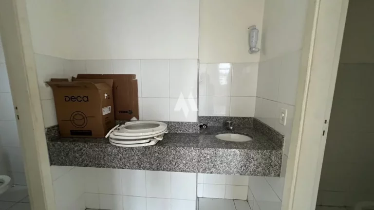 Imagem Sala Comercial para Locação com 1 Vaga e Segurança na Vila Mathias em Santos/SP