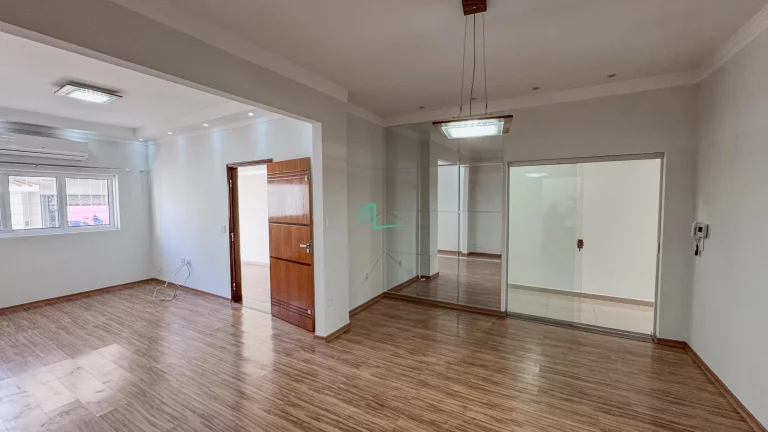 Imagem EXCELENTE RESIDÊNCIA DISPONIVEL PARA LOCAÇÃO E VENDA AO LADO DA FRANPISOS Á 30 METROS DA AVENIDA HÉLIO PALERMO
