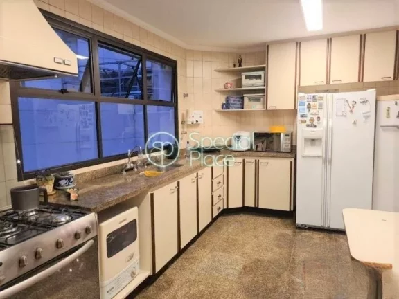 Imagem Ótimo apartamento em Higienópolis com 312m² de área privativa, 4 suítes e 4 vagas na garagem. E...