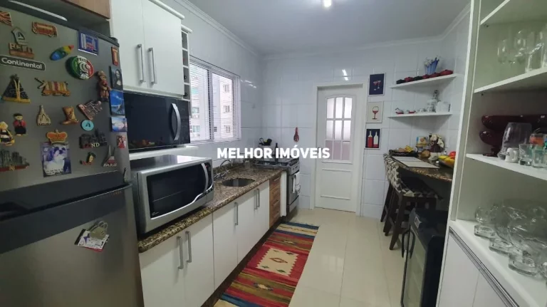 Imagem Apartamento Mobiliado à Venda com 02 Dormitórios sendo 01 Suíte, Sacada com Churrasqueira Localizado na Quadra Mar em Balneário Camboriú - SC