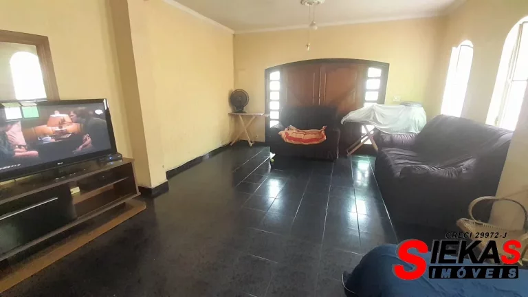 Imagem Imperdível: Casa à venda na zona Leste de São Paulo, com 3 quartos, 1 suíte e 6 vagas de garagem!