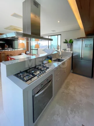 Imagem Cobertura de Alto Padrão à venda na Orla Vista panorâmica da cidade, 4 suítes