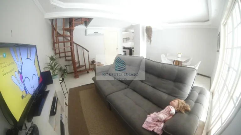 Imagem Casa em Condomínio de Luxo na Taquara, Rio de Janeiro - 3 Quartos, 1 Suíte, 1 Sala, 93m² de Área - Imperdível!