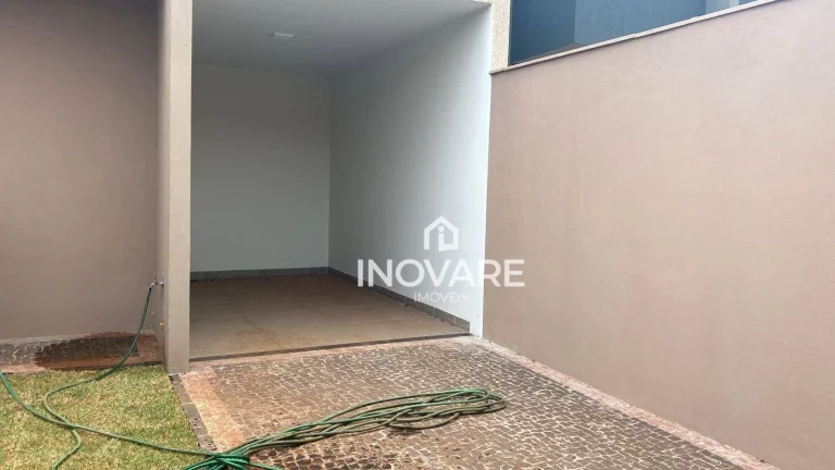 Imagem Casa com 3 dormitórios à venda, 104 m² por R$ 350.000,00 - Nova Veneza - Itumbiara/GO