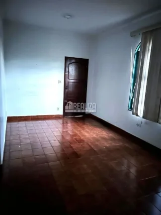 Imagem Vende-se casa com dois quartos no centro da cidade - Igarapava/SP