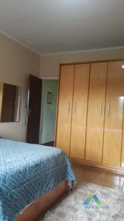 Imagem SANTO ANDRÉ Sobrado 200M², 3 dormitórios, 4 vagas com ótima localização e valor !!!