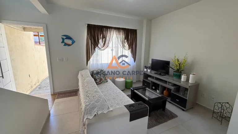 Imagem OPORTUNIDADE. Sobrado geminado com 02 suítes, na Praia de Gravatá, Navegantes. Adriano Carpes Imóveis vende.