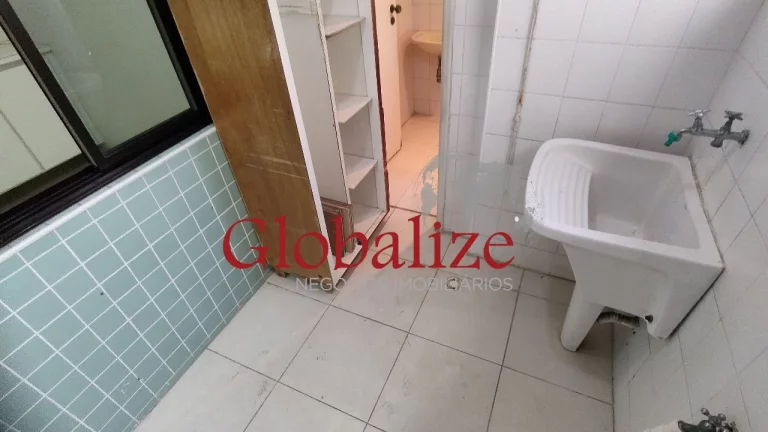 Imagem Apartamento à venda com 3 dormitórios em prédio de frente para praia em Santos
