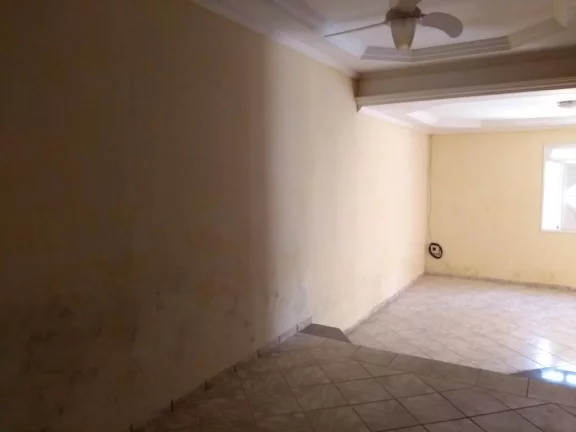 Imagem Casa no Eduardo Gomes - 3/4, Suíte, 110m², Vaga de Garagem - Confira!