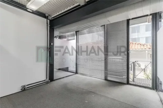 Imagem Excelente Casa Comercial para Locação em São Paulo-SP, Jardim Paulista: 15 Salas, 8 Banheiros, 8 Vagas de Garagem, 1.033m².