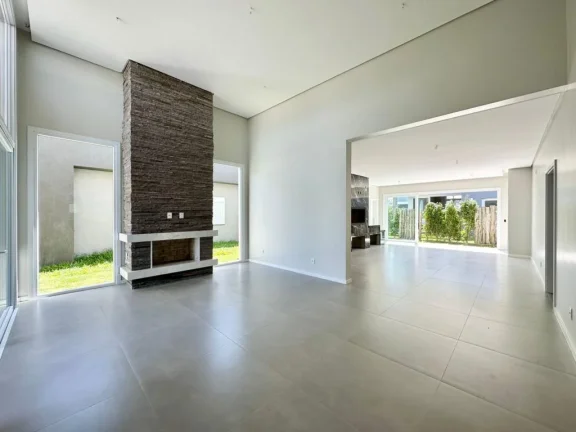 Imagem Casa em Condominio 3 Dormitórios - Bairro Araçá
