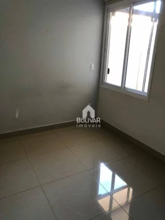 Imagem Casa com 3 dormitórios para alugar, 150 m² por R$ 2.940,00/mês - Araporã - Araporã/MG