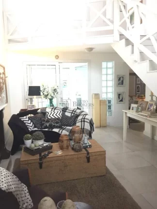 Imagem Excelente casa com marina privativa em Balneário Camboriú