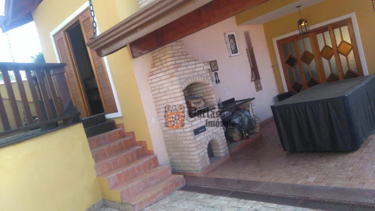 Imagem Lindo Sobrado em Joanópolis - Condomínio na Beira da Represa