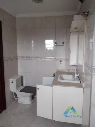 Imagem Sobrado com 200 metros construídos, 2 dormitórios, 4 vagas quintal excelente localização e valor !