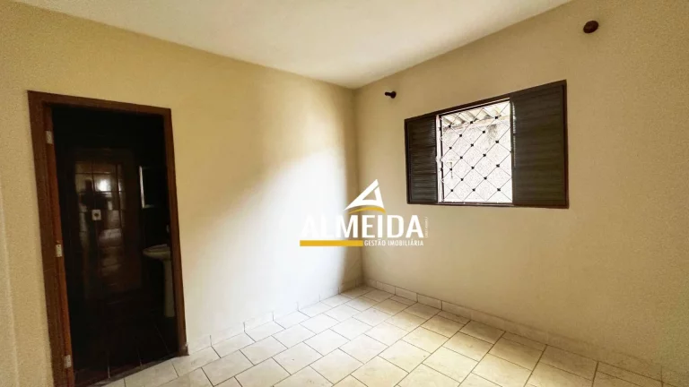 Imagem Casa com 3 dormitórios à venda, 100 m² por R$ 250.000,00 - Estádio - Rio Claro/SP