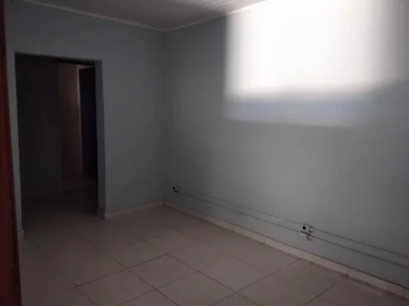 Imagem Barracão Ótima Localização com 600m², com duas salas , copa com gabinete, mezanino com mais 02 ...