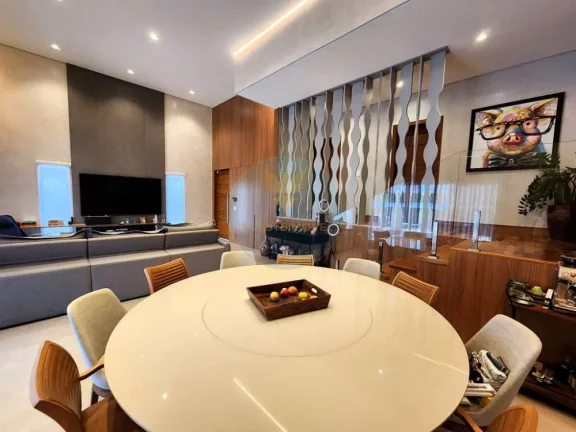 Imagem Casa Alto Padrão a Venda no bairro Granja Viana - Carapicuíba, SP