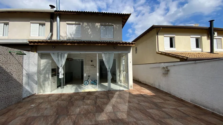 Imagem Casa 3 Quartos a venda na Granja Viana.
