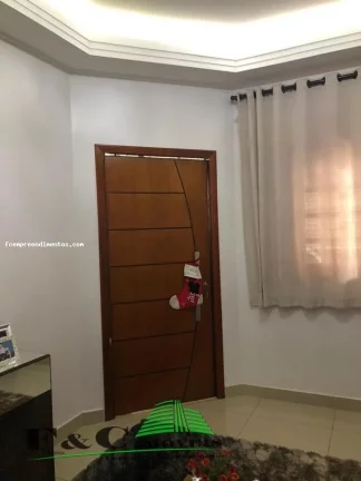 Imagem Sobrado para Venda em Limeira, Jardim Residencial Guimarães, 3 dormitórios, 1 banheiro, 1 vaga