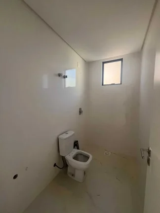 Imagem Apartamento alto padrão com 3 suítes e 3 vagas de garagem - Meia Praia | Itapema/SC
