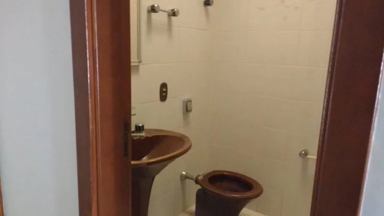 Imagem CASA A VENDA PARA USO OU DEMOLIÇÃO NO BAIRRO CAMPESTRE COM EDÍCULA - SANTO ANDRÉ