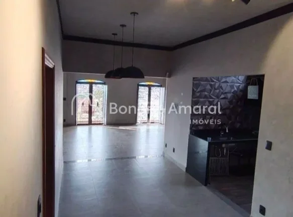 Imagem ESTA LINDA CASA ESTÁ A VENDA E PODE SER SUA. IMAGINE USUFRUIR COM SUA FAMÍLIA DESTA RESIDÊNCIA ES...