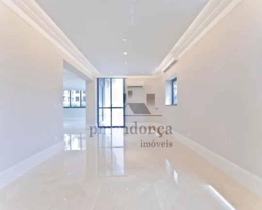 Imagem Apartamento Duplex reformado na rua Alagoas, 285 m2