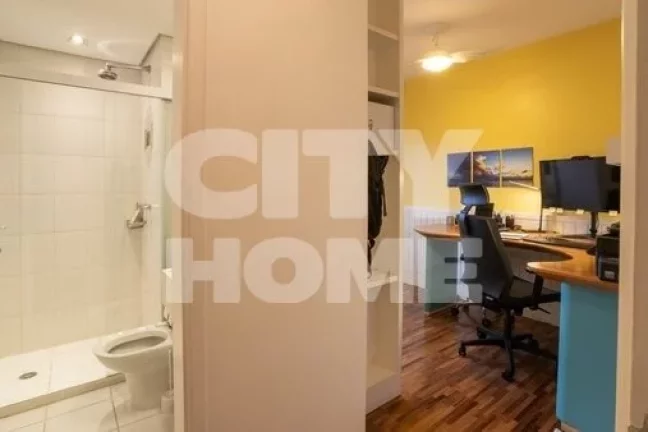 Imagem Apartamento de 238m² resultado de uma junção de dois aptos criada pela construtora durante a obra...