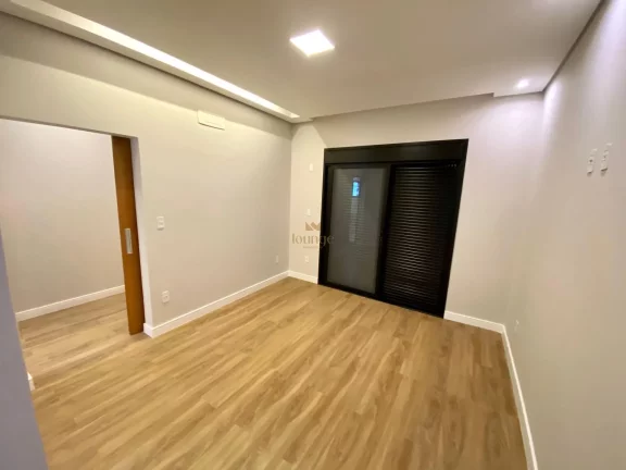 Imagem Sobrado Em Condomínio à Venda em Vossoroca - Sorocaba/ SP
