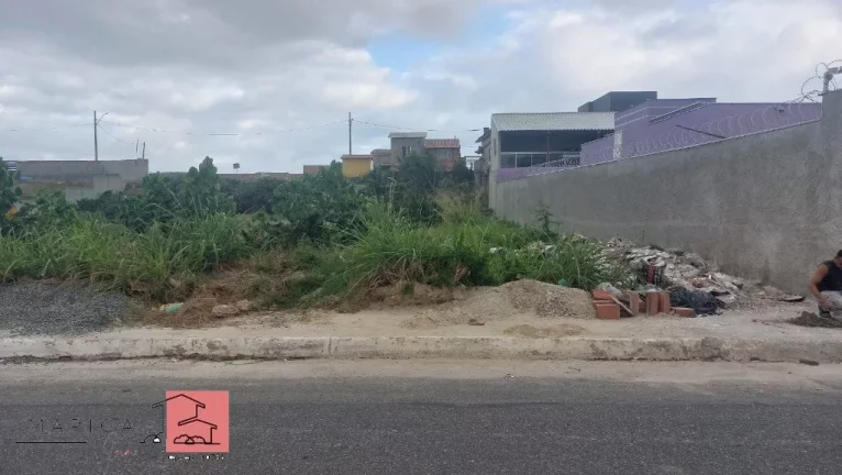 Terreno à Venda em Itaipuaçu, Localização Privilegiada a 1 Quadra da Praia!