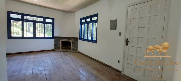 Imagem Casa em Condomínio com preço de Oportunidade em Campos do Jordão/SP