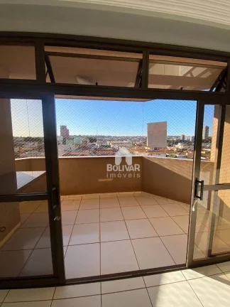 Imagem Apartamento com 3 dormitórios à venda, 156 m² por R$ 750.000,00 - Setor Central - Itumbiara/GO