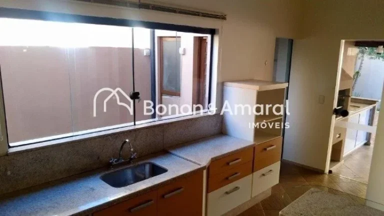 Imagem Belíssima casa para locação no Condomínio Florada da Mata, em Valinhos localizada em região pri...