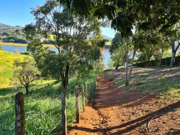 Imagem Belíssimo Terreno na Beira da Represa em Piracaia