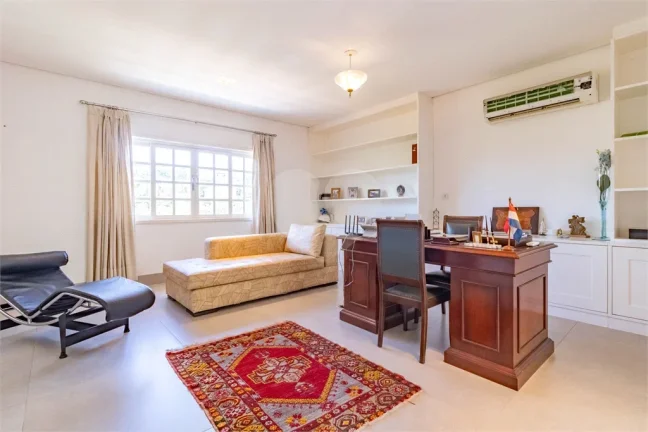 Imagem Casa à venda com 7 quartos, sendo 5 suítes, em Jardim Guedala, São Paulo - SP