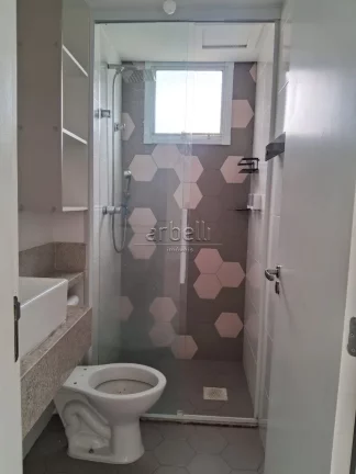 Imagem Apartamento com 43m², 02 dormitórios, sala, banheiro, área de serviços e uma vaga de garagem. Ch...