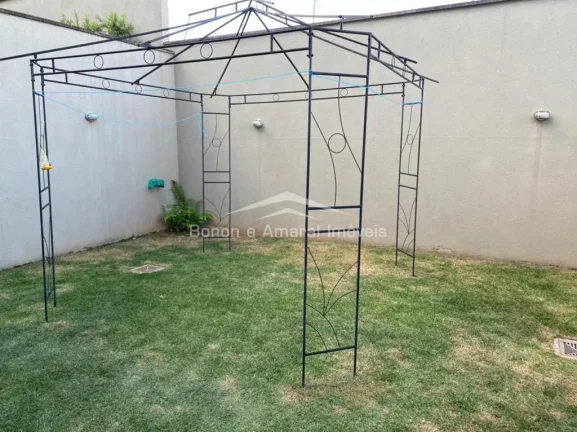 Imagem São 3 dormitórios sendo uma suíte, todos os quartos com ar condicionado.
3 banheiros, 2 salas, 2 ...