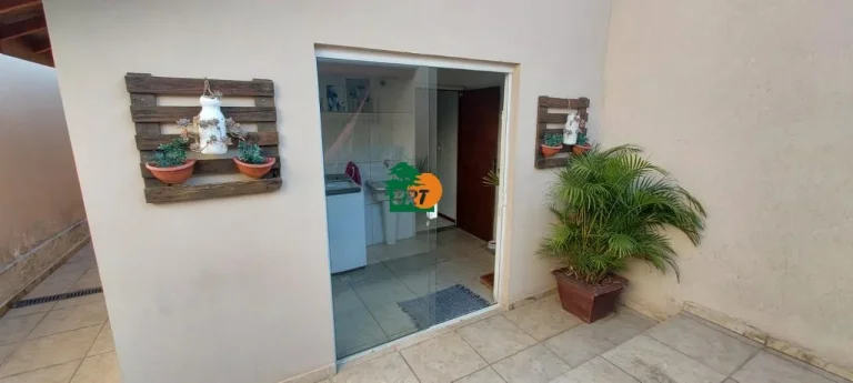 Imagem Casa para Venda em São Roque, Jardim Villaça, 3 dormitórios, 1 suíte, 2 banheiros, 1 vaga