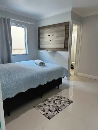 Imagem Apartamento mobiliado com 2 dormitórios sendo 1 suíte e 1 vaga de garagem em Perequê -Porto Belo