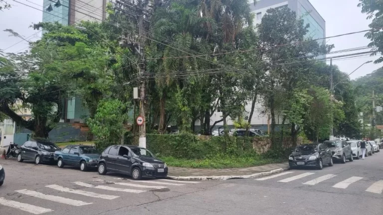 Imagem Terreno à venda, 800 m² - Pitangueiras - Guarujá/SP