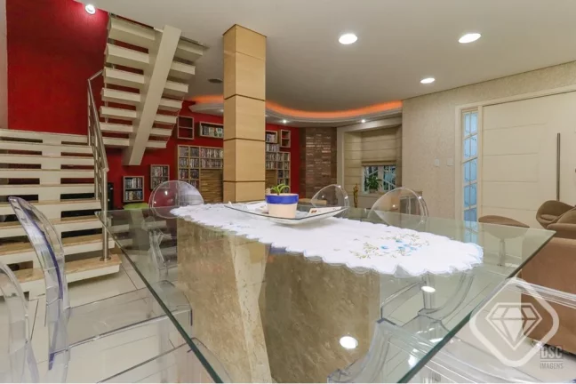Imagem Casa luxuosa na Tristeza que combina espaço, privacidade e alto padrão.

Com 340 metros quadrados ...