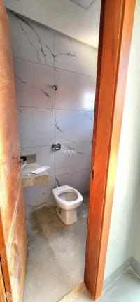 Imagem Sobrado de alto padrão, 4 suites plenas, uma com closet, piscina e área gourmet, no bairro Setor Jaó, em Goiânia-GO