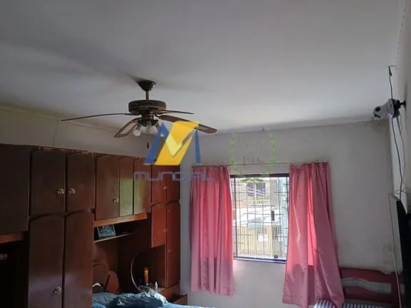 Imagem Casa à Venda com 228m², 2 dormitórios, 1 suíte, 1 sala e 4 vagas!!!