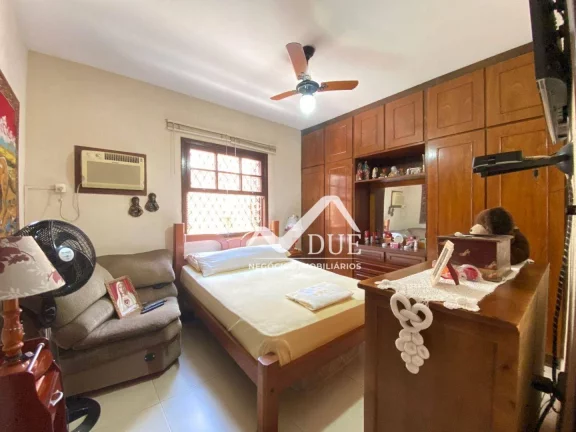 Imagem Casa com 5 dormitórios à venda por R$ 1.500.000 - Marapé - Santos/SP
