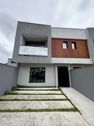 Imagem Sobrado com 3 suítes e 2 vagas com piscina no São Francisco de Assis, Camboriú/SC