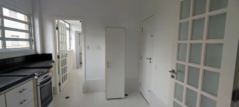 Imagem Apartamento 150 M², 3Q, 1 Suíte, Lavabo, 4 Banheiros, 1 Vaga fixa e escriturada, Dependência completa de serviço, Próximo a 2 estações do metrô.