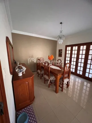 Imagem Terreno: 321 m²
Construção: 252 m²
Documentação: Totalmente regularizada

Características do ...